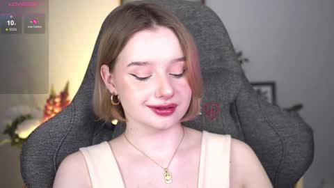 Snapshot of red_queeen chatting on January 24, 9:37 pm QUEEN OF EVIL online show from January 24, 9:37 pm