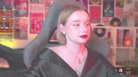Snapshot of red_queeen chatting on January 22, 9:22 pm QUEEN OF EVIL online show from January 22, 9:22 pm
