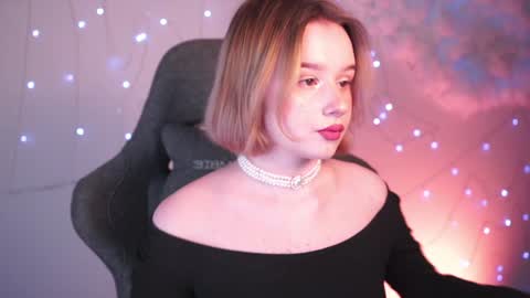 Snapshot of red_queeen chatting on February 2, 5:48 pm QUEEN OF EVIL online show from February 2, 5:48 pm