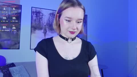 Snapshot of red_queeen chatting on February 5, 6:04 pm QUEEN OF EVIL online show from February 5, 6:04 pm
