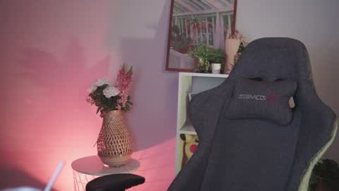 Snapshot of red_queeen chatting on January 9, 6:15 pm QUEEN OF EVIL online show from January 9, 6:15 pm