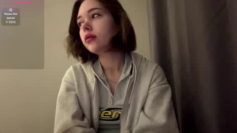 Mia online show from January 8, 4:11 pm