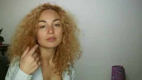 reddgirll online show from January 18, 7:26 pm