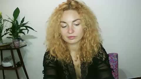 reddgirll online show from January 24, 8:53 pm