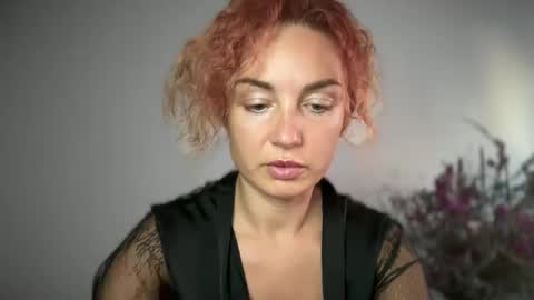 Snapshot of reddgirll chatting on October 16, 5:15 pm reddgirll online show from October 16, 5:15 pm