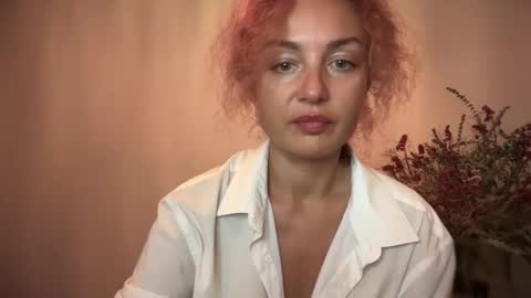 Snapshot of reddgirll chatting on October 19, 7:05 pm reddgirll online show from October 19, 7:05 pm