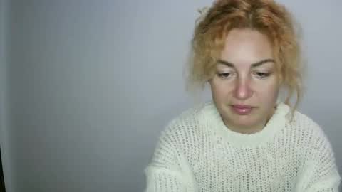 reddgirll online show from January 17, 5:30 pm