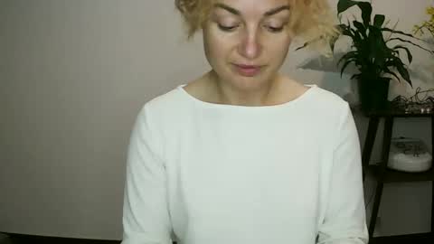 reddgirll online show from February 2, 8:30 pm