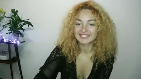 reddgirll online show from January 28, 7:10 pm