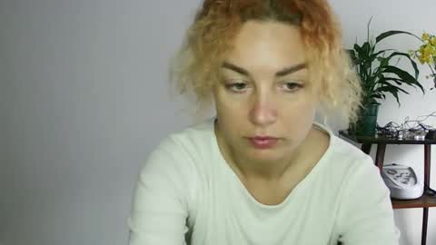 reddgirll online show from February 2, 9:19 am
