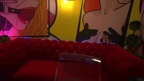 Snapshot of reddoll_ chatting on October 7, 10:36 pm Lily online show from October 7, 10:36 pm