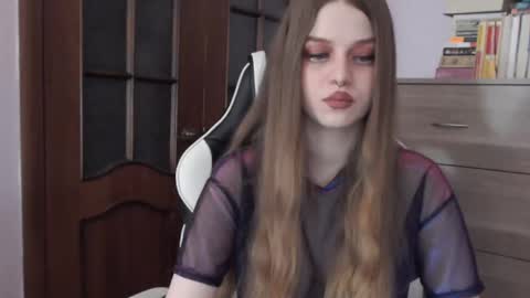 Lily online show from October 29, 3:11 am