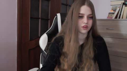 Lily online show from December 15, 1:44 am