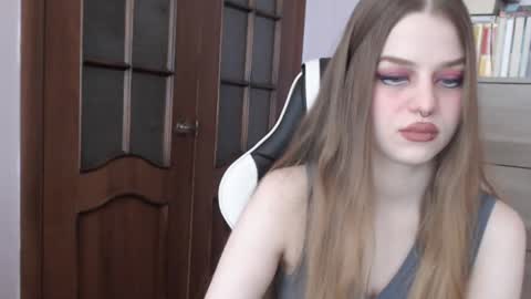 Lily online show from October 15, 2:14 am