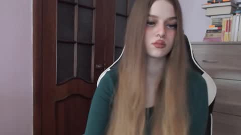 Lily online show from November 15, 2:34 am