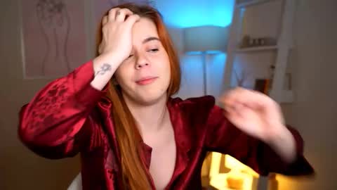 Snapshot of redhotlinee chatting on October 30, 8:05 am RedHotlinee online show from October 30, 8:05 am