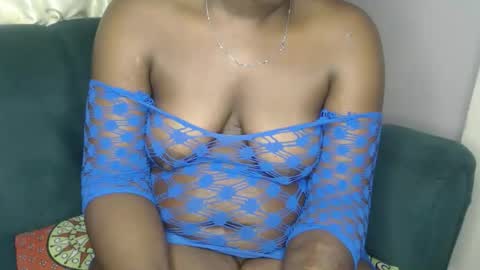 Snapshot of reem_wonder chatting on September 23, 2:32 am Reem online show from September 23, 2:32 am