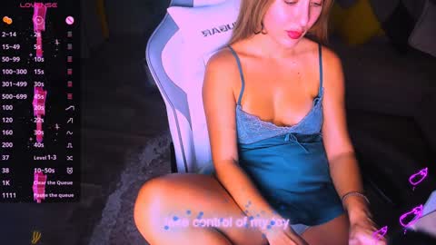 reggieMeow online show from December 7, 1:14 am
