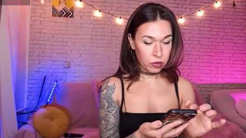 ReginaHawkinss online show from October 22, 8:19 am