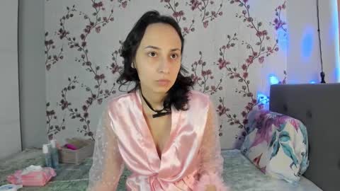 Snapshot of reginamoon12 chatting on March 5, 7:05 am Alisa online show from March 5, 7:05 am