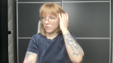Snapshot of reginasmilee chatting on February 1, 3:50 pm Regina online show from February 1, 3:50 pm