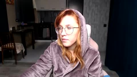 Snapshot of reginasmilee chatting on October 19, 3:30 am Regina online show from October 19, 3:30 am