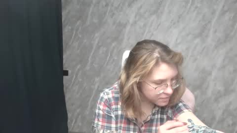 Snapshot of reginasmilee chatting on January 21, 3:15 am Regina online show from January 21, 3:15 am