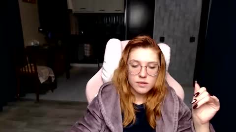 Snapshot of reginasmilee chatting on October 23, 3:34 am Regina online show from October 23, 3:34 am