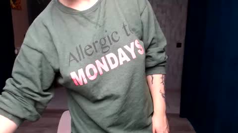 Snapshot of reginasmilee chatting on September 30, 2:50 am Regina online show from September 30, 2:50 am