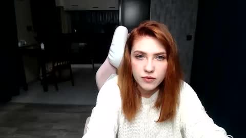 Snapshot of reginasmilee chatting on October 1, 3:55 am Regina online show from October 1, 3:55 am