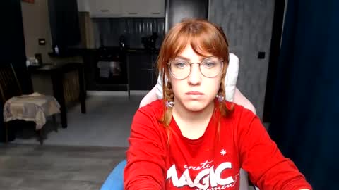 Snapshot of reginasmilee chatting on October 13, 12:02 am Regina online show from October 13, 12:02 am