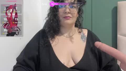 reginavegaa online show from February 12, 11:51 am