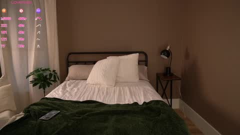 Reign online show from March 28, 11:25 pm