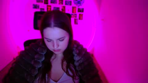 Reina online show from February 15, 7:51 am