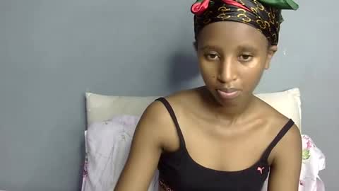 Snapshot of rellings_maya chatting on December 14, 10:07 pm rellings-maya online show from December 14, 10:07 pm