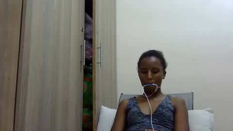 Snapshot of rellings_maya chatting on December 19, 2:12 am rellings-maya online show from December 19, 2:12 am