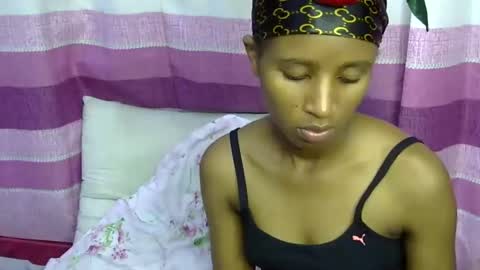 Snapshot of rellings_maya chatting on December 14, 9:51 am rellings-maya online show from December 14, 9:51 am