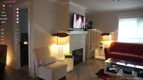 Snapshot of remibliss chatting on December 9, 6:25 pm Remi online show from December 9, 6:25 pm