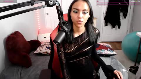 Snapshot of remidarklace chatting on February 2, 7:41 am remidarklace online show from February 2, 7:41 am