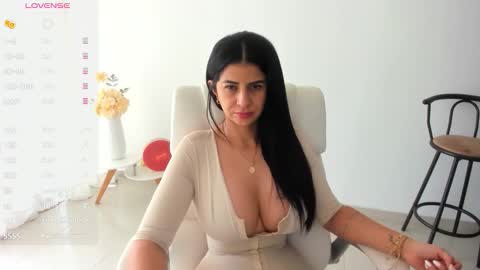 Snapshot of renata_t_ chatting on September 24, 8:30 pm RENATA online show from September 24, 8:30 pm