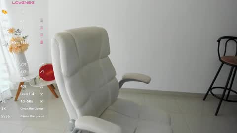 Snapshot of renata_t_ chatting on September 17, 8:51 pm RENATA online show from September 17, 8:51 pm