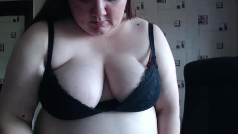 Snapshot of renataoia chatting on October 16, 11:57 am renataoia online show from October 16, 11:57 am