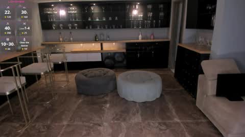 Renata Reyes online show from April 16, 10:01 pm