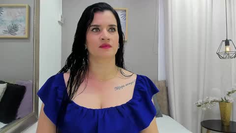 Snapshot of renataruiz_rr chatting on January 25, 12:08 pm online show from January 25, 12:08 pm