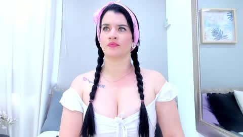 Snapshot of renataruiz_rr chatting on January 26, 12:01 pm online show from January 26, 12:01 pm