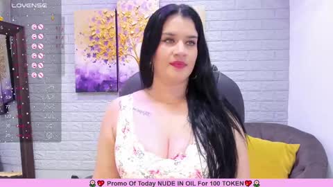 Snapshot of renataruiz_rr chatting on February 9, 12:08 pm online show from February 9, 12:08 pm