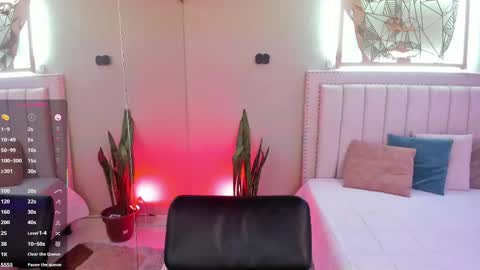 Snapshot of renataruiz_rr chatting on September 20, 2:48 pm online show from September 20, 2:48 pm