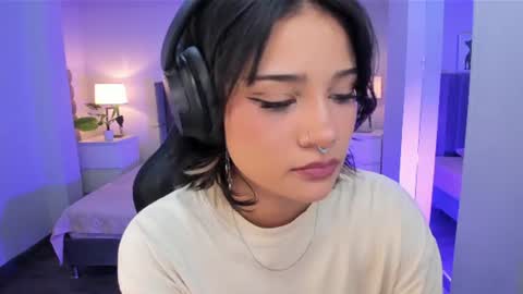 Renee Shelby online show from July 16, 9:30 pm