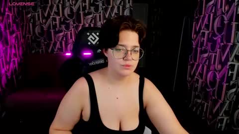 Snapshot of renee_turner chatting on December 3, 11:10 am renee_turner online show from December 3, 11:10 am