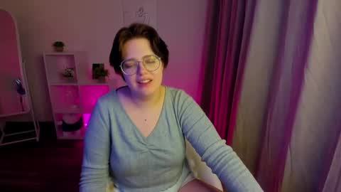 Snapshot of renee_turner chatting on December 8, 2:28 am renee_turner online show from December 8, 2:28 am